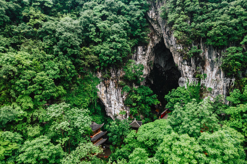 安顺龙宫风景区观音洞