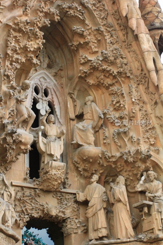 西班牙巴塞罗那圣家堂天使看得见的雕塑