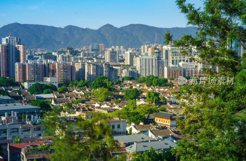 中国福建省福州市，乌山风景区俯瞰城市风光