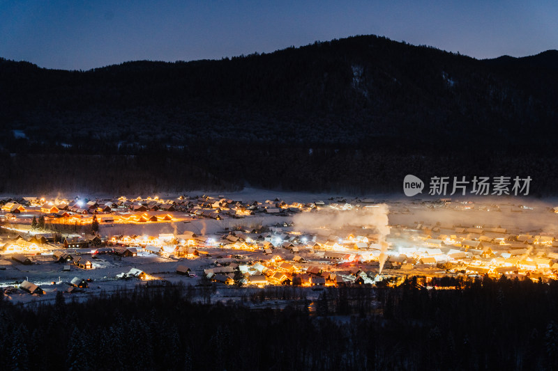 新疆禾木村夜景