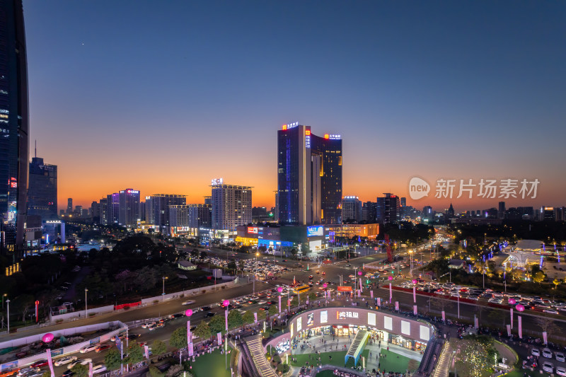 东莞市鸿福路口地标建筑夜景