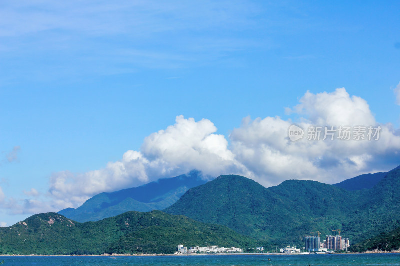 深圳较场尾青山白云自然景观