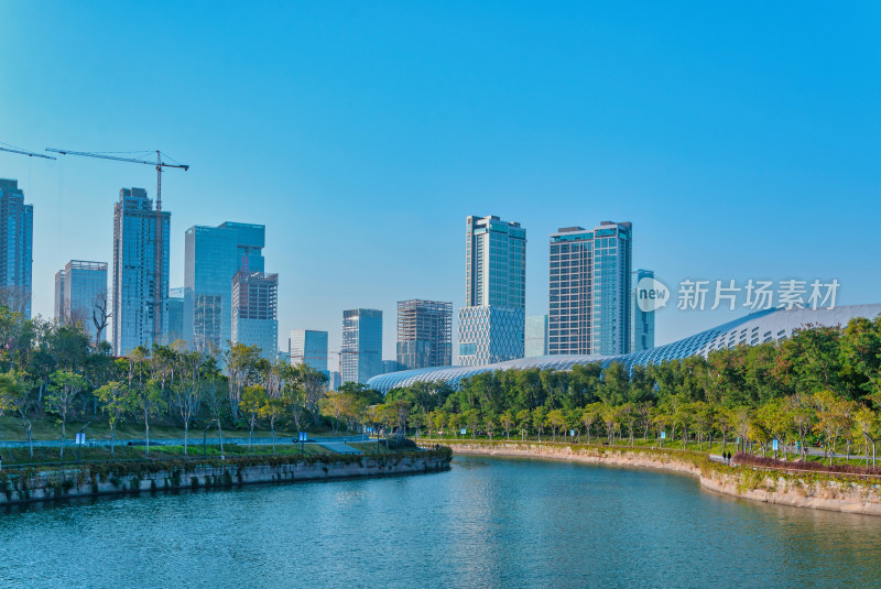 深圳人才公园海景与城市CBD摩天大楼建筑