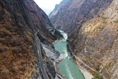 香格里拉上虎跳峡