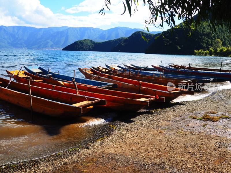 云南泸沽湖格姆女神山风景