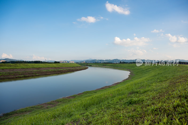 河流堤坝风景