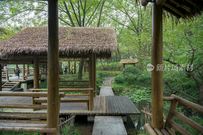 杭州三台山浴鹄湾雪舫木质草庐