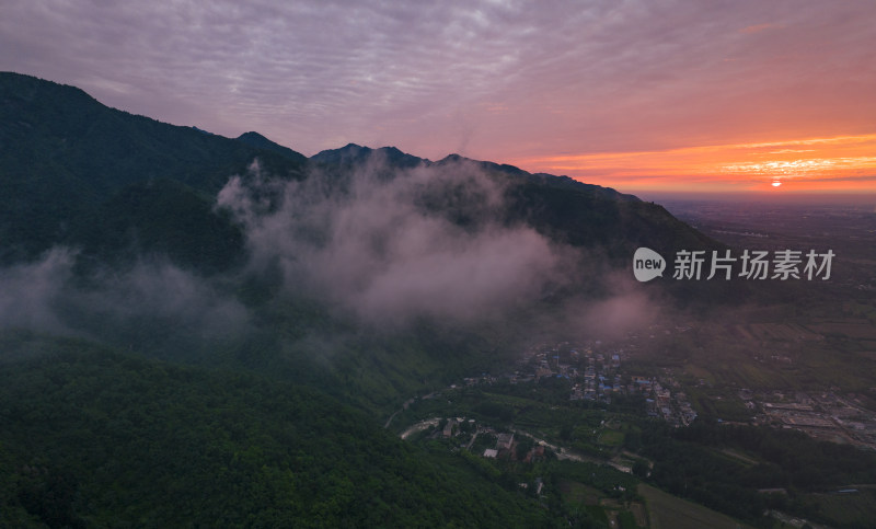 陕西秦岭云海云雾落日