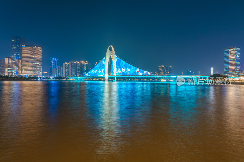 广州猎德大桥与珠江新城高楼建筑夜景灯光秀