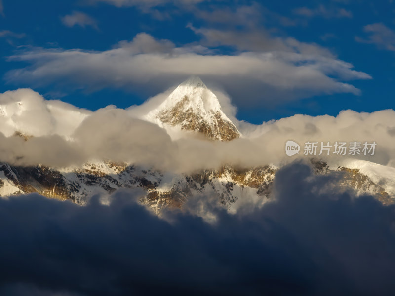 西藏林芝索松村南迦巴瓦峰雪山航拍