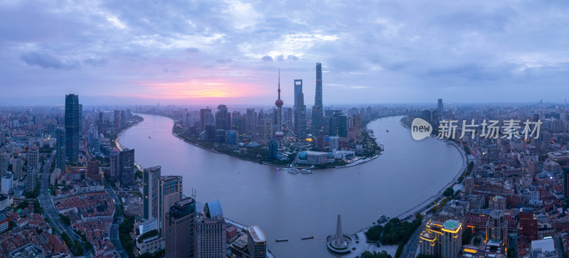 航拍上海陆家嘴和黄浦江全景