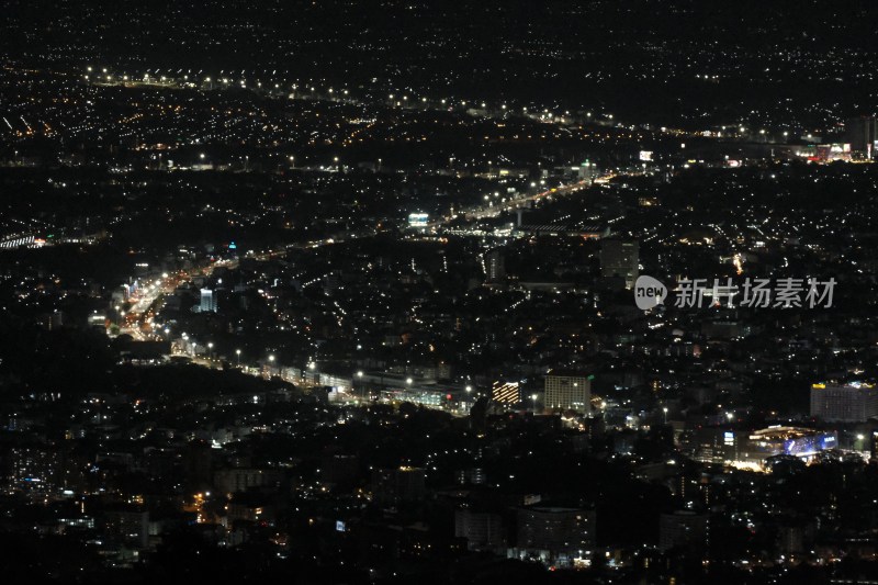 清迈城市夜景俯瞰灯光璀璨