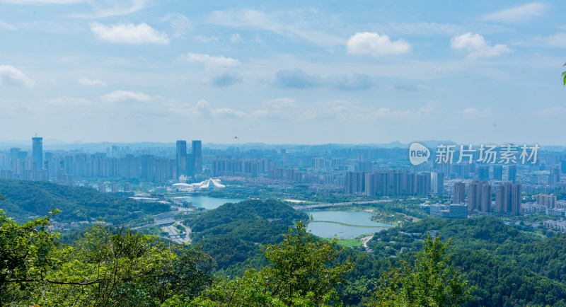 岳麓山俯瞰长沙城市风光