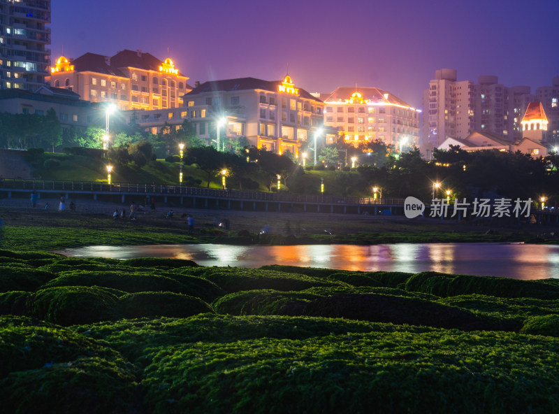 青岛燕儿山上的海景夜色