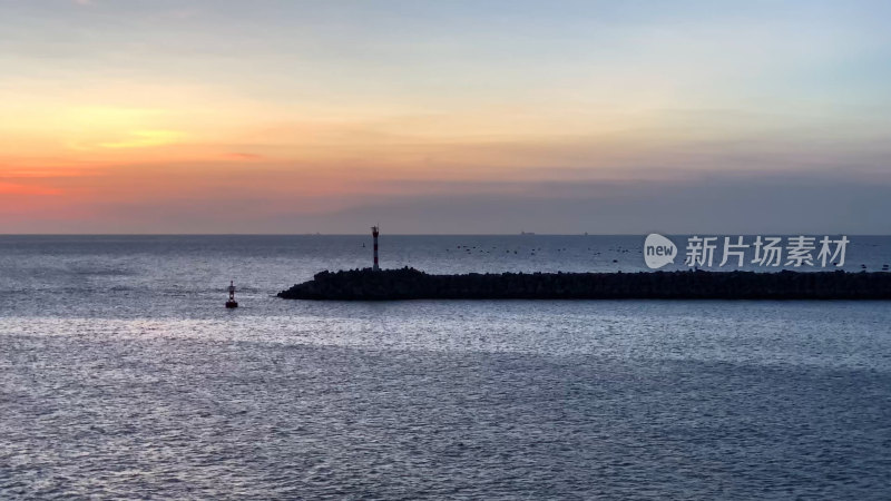 海南海上日落灯塔