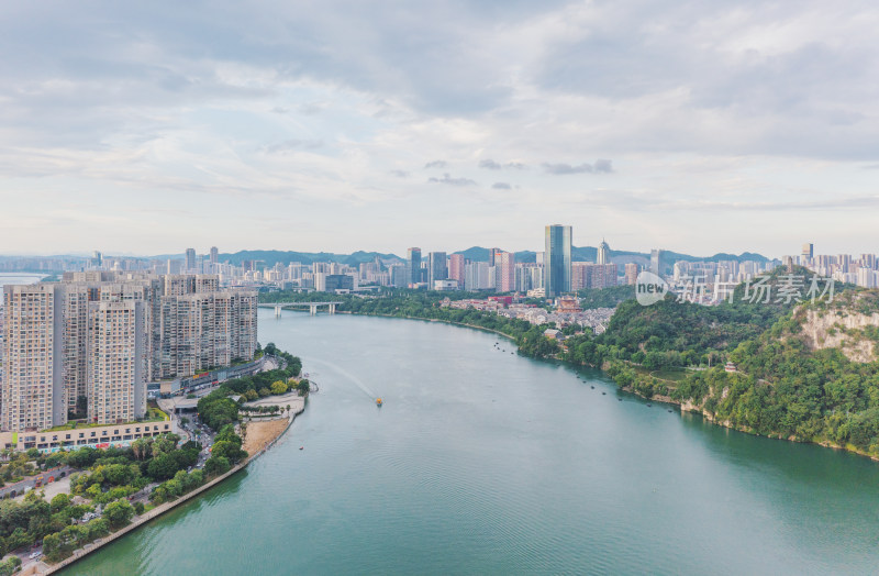 广西柳州市区柳江两岸城市风光