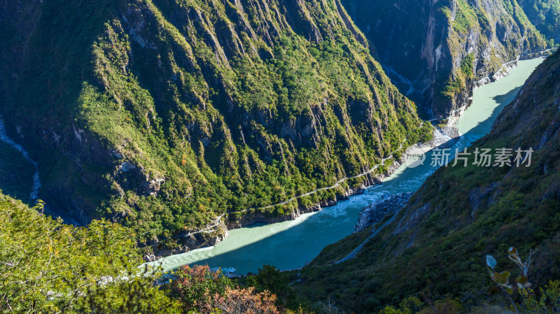 丽江虎跳峡高路徒步