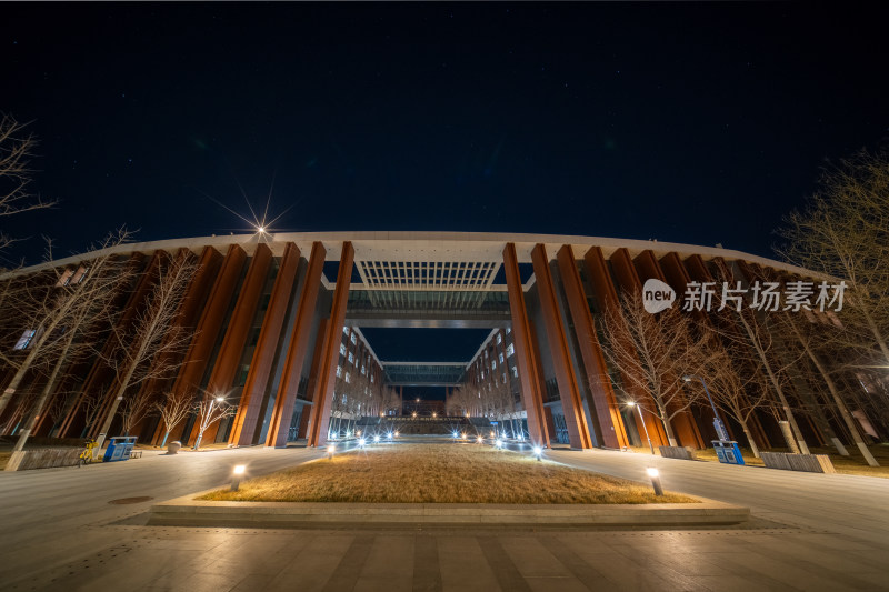 北京化工大学第一教学楼夜景