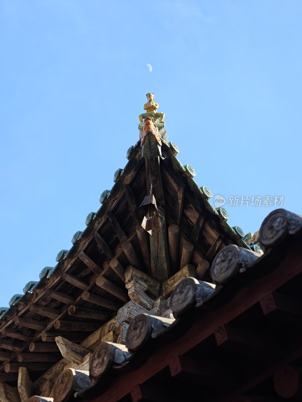 山西晋城玉皇庙古建筑屋顶装饰特写