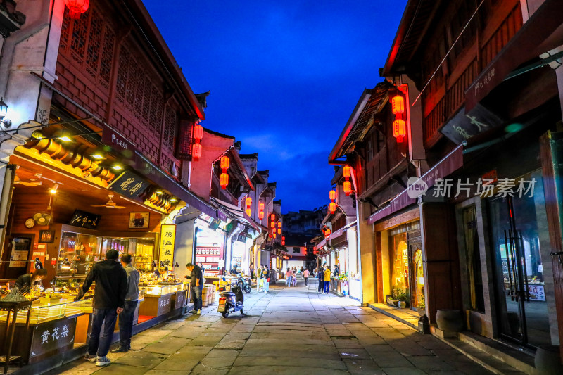 黄山屯溪老街河街夜景风光