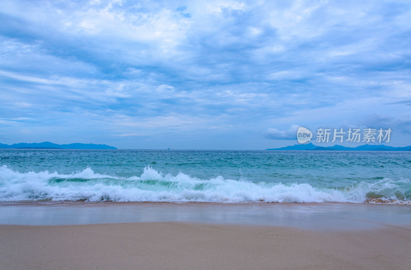 深圳盐田背仔角滨海公园海浪沙滩自然风光