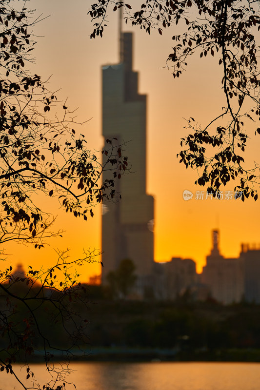 江苏南京玄武湖的夕阳