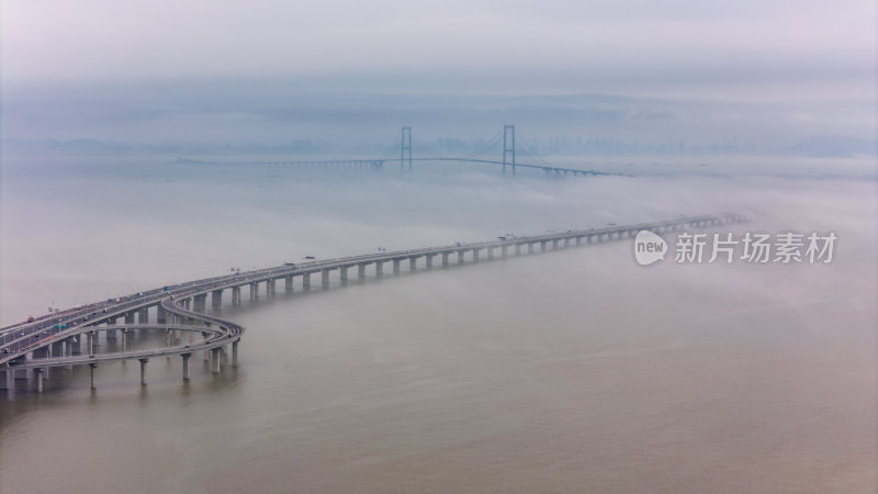 低空平流雾下的深中通道