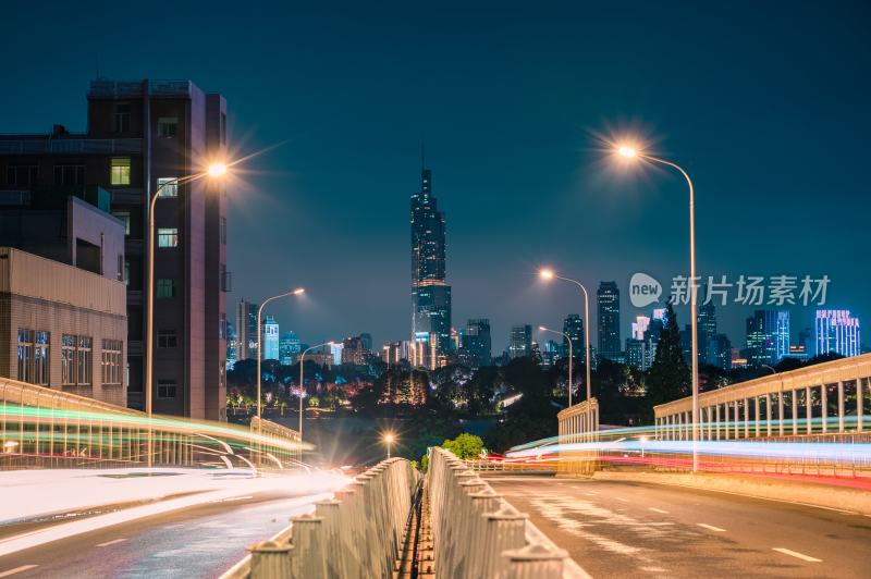 城市街道夜景