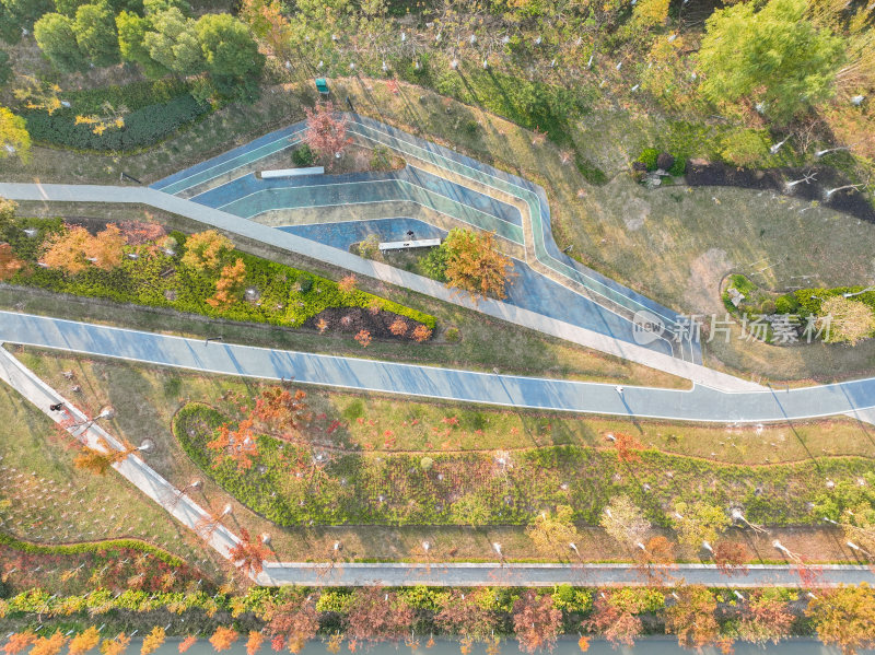 航拍昆山秋冬道路风光大景