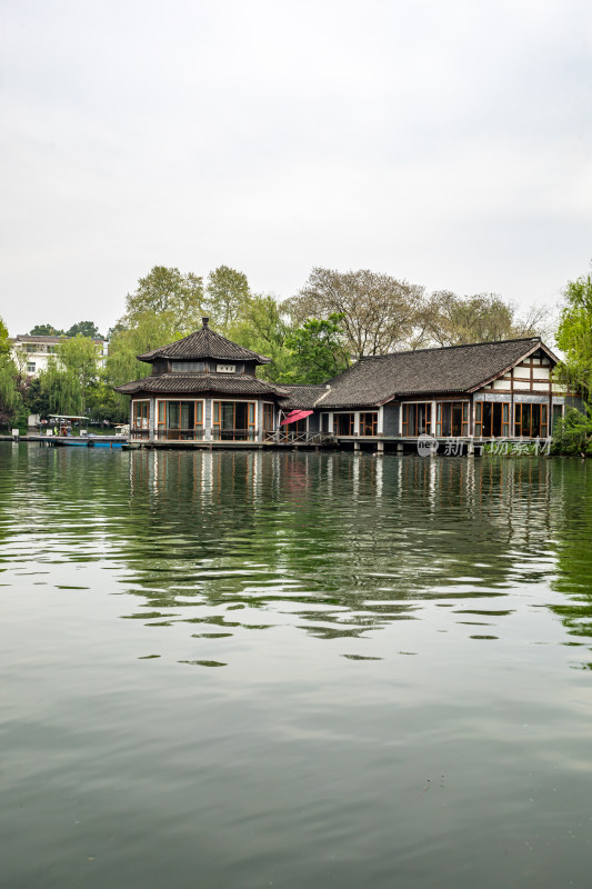 杭州西湖茅家埠黛色参天自然风景景观