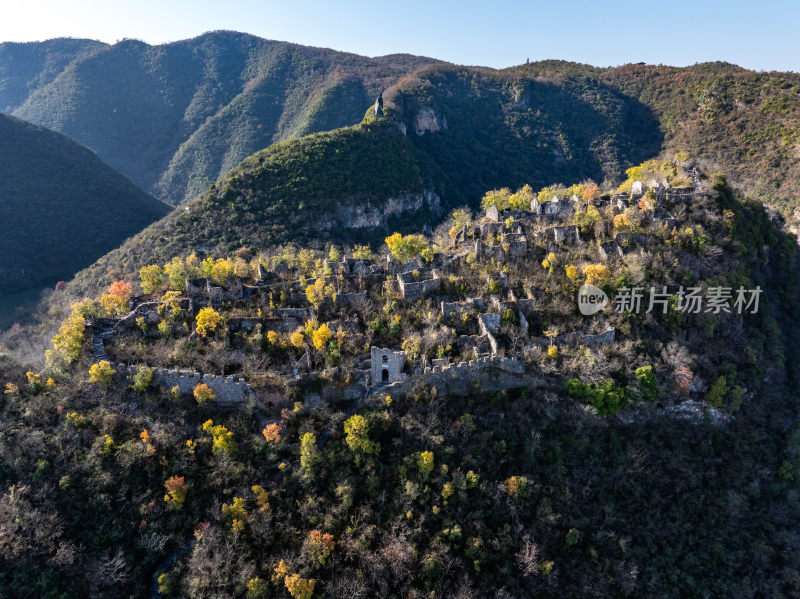 航拍湖北襄阳南漳春秋寨古城遗址风景