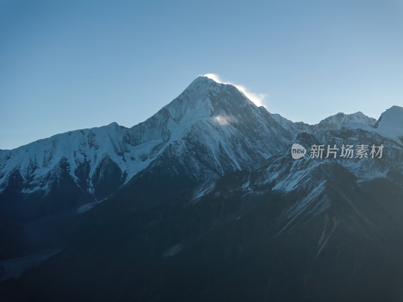 四川甘孜州子梅垭口云海贡嘎雪山高空航拍