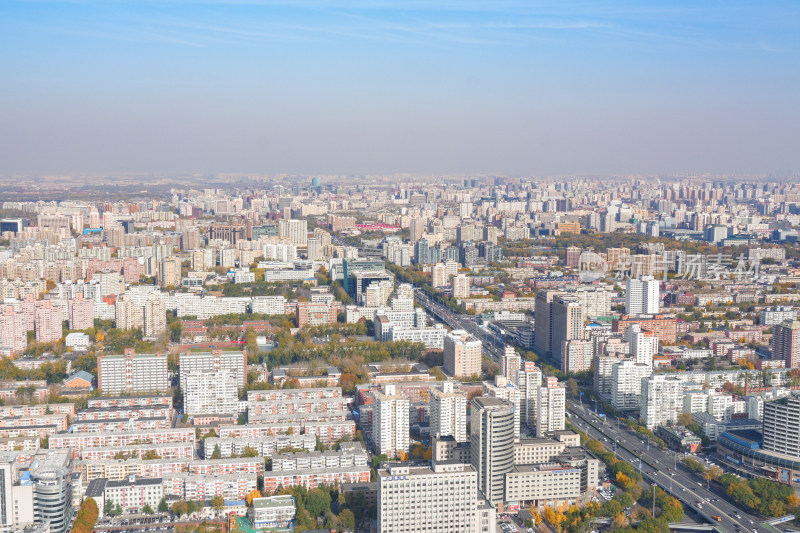 北京西二环路住宅楼和交通道路俯拍