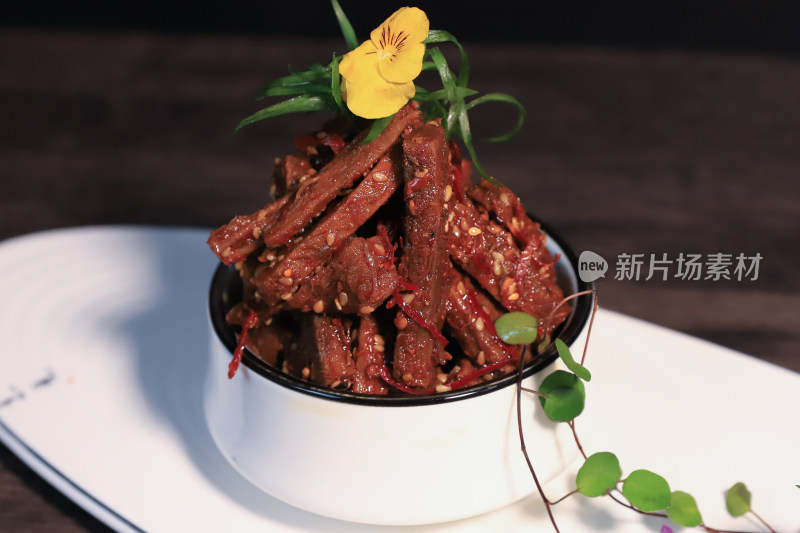 牛肉小炒 麻辣牛肉条 新鲜食材 爆炒