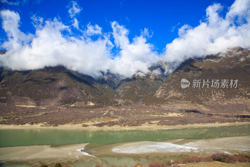 西藏林芝尼洋河佛掌沙丘雅尼国家湿地公园