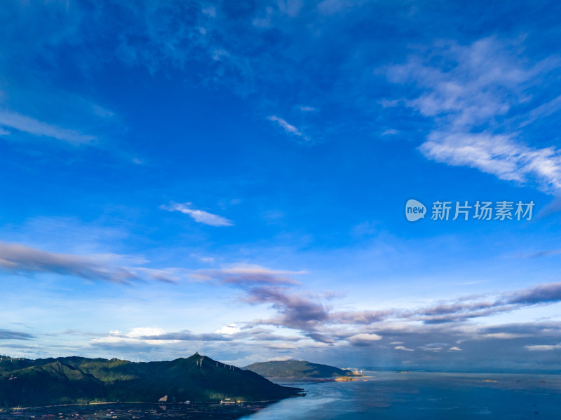 海上云海海岛南澳岛航拍图