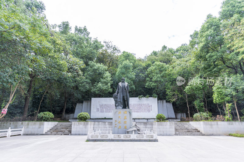 武汉江夏区熊廷弼公园项英广场风景