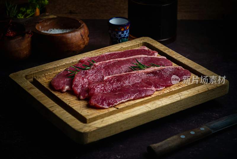 新鲜牛肉分割腌制