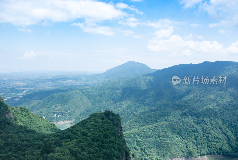 中国甘肃平凉崆峒山古建筑自然风光