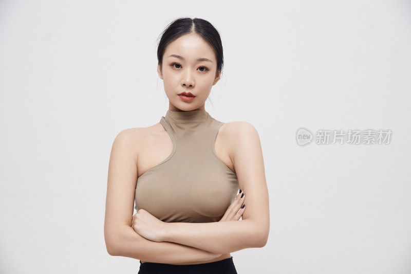 穿着运动服的亚洲美女