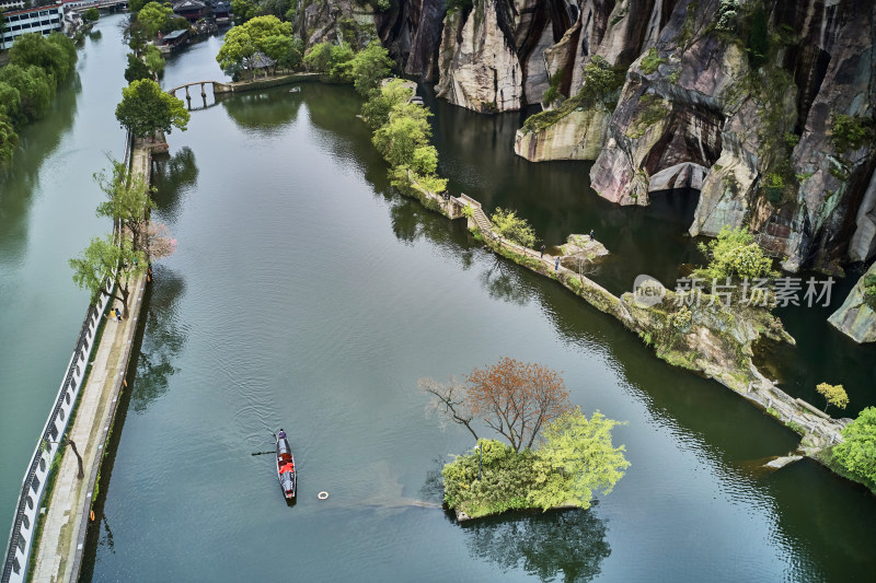 浙江绍兴东湖风景区