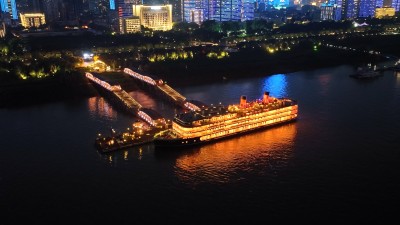 湖北武汉长江江滩知音号游轮夜景旅行游玩