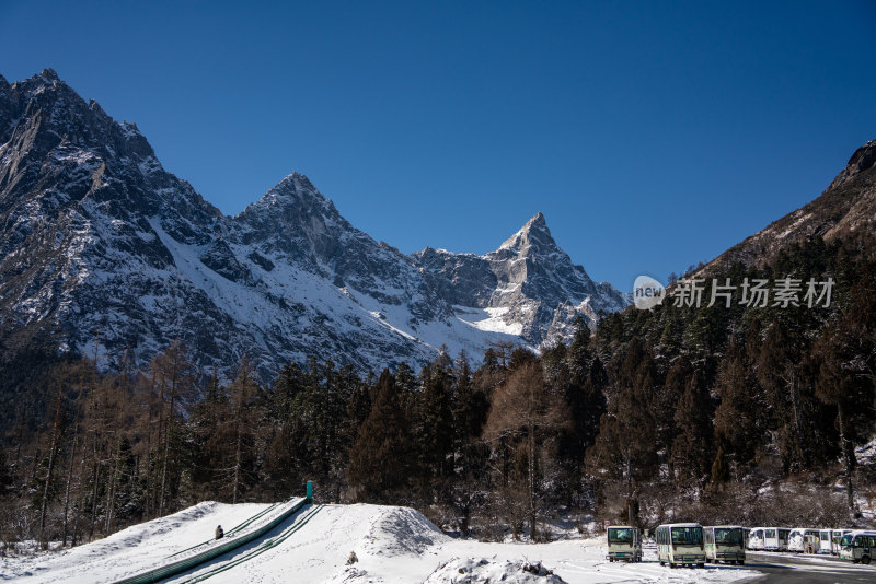 冬天川西毕棚沟雪山