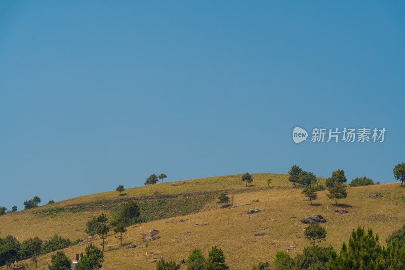 山顶的天空和风景