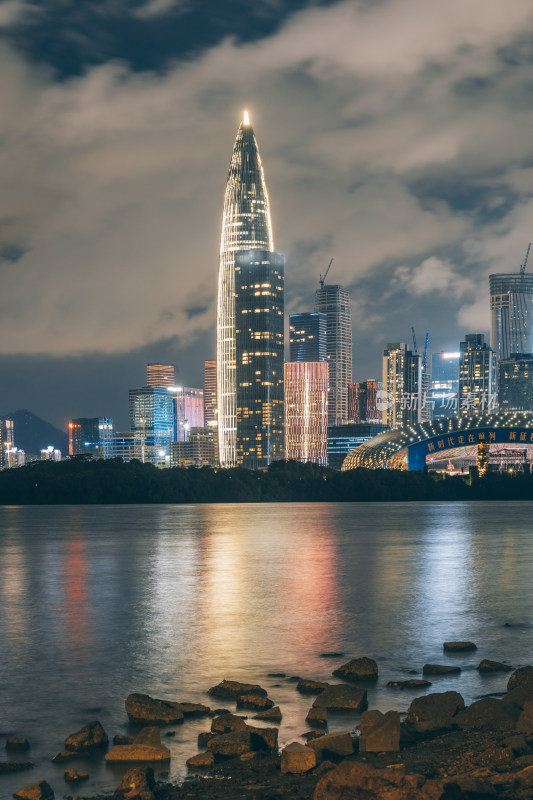 深圳湾后海海滨摩天大楼夜景