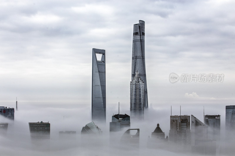 上海城市平流雾云景