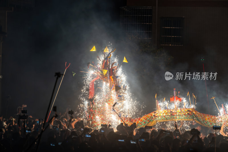 广东梅州中国非遗顺丰火龙狂舞夜焰火龙腾