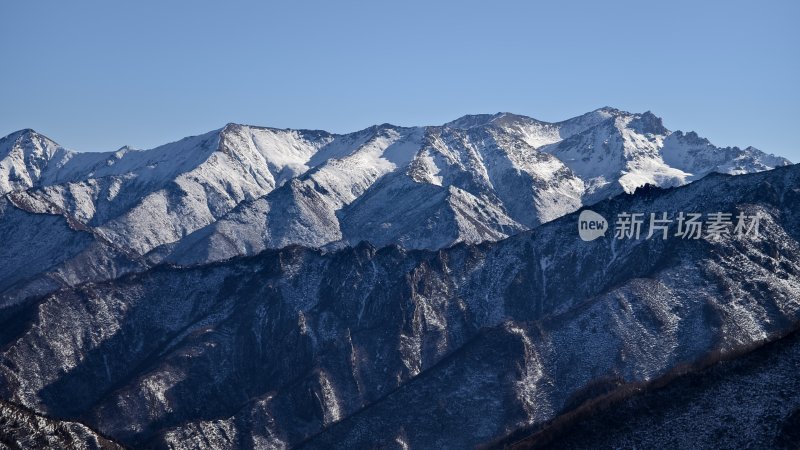 壮阔的雪山远景