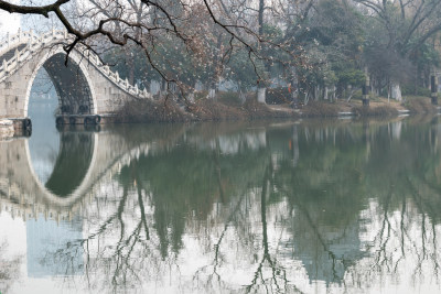 冬日，合肥市包公园湖边风景