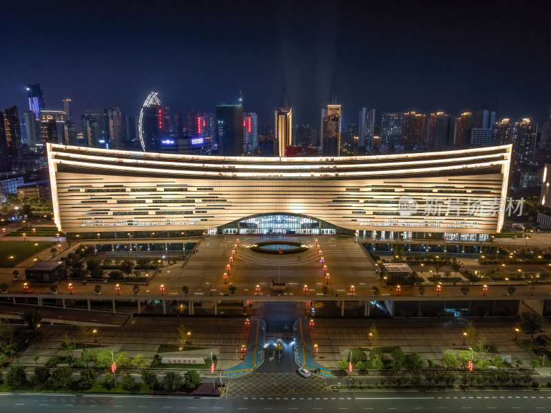 江西南昌新图书馆建筑蓝调夜景高空航拍